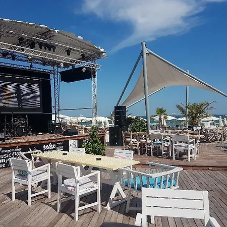 White Tower Aparthotel 4*