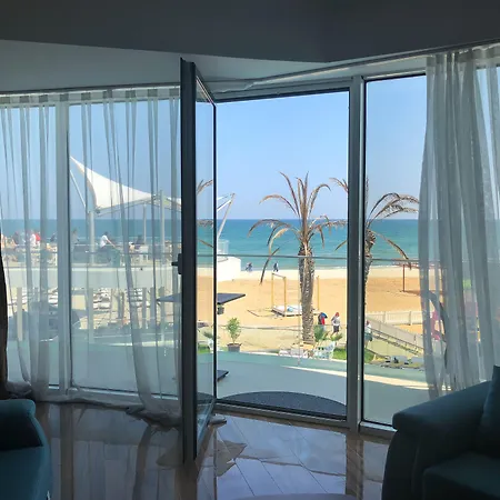 White Tower 4* Mamaja