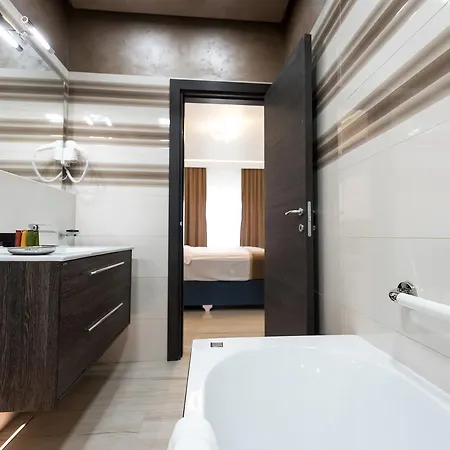 Hotel apartamentowy White Tower 4*