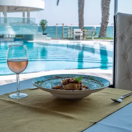 Hotel apartamentowy White Tower 4*