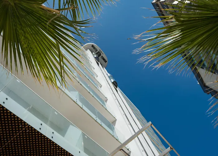 White Tower アパートホテル ママイア