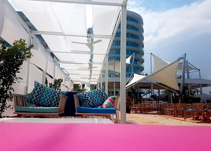 White Tower ママイア