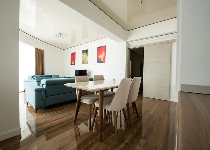 White Tower アパートホテル