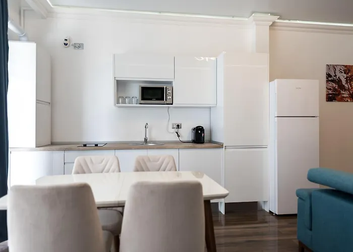 White Tower Aparthotel