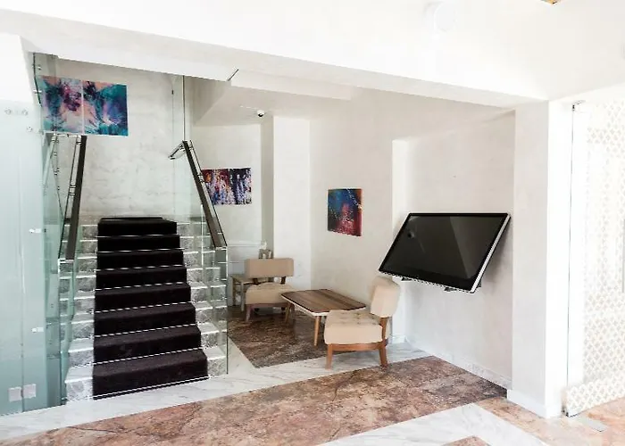 White Tower アパートホテル 4*