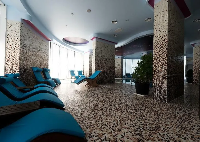 White Tower アパートホテル ママイア