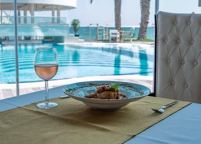 Aparthotel White Tower 4*